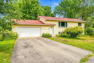 2219 Windsor Rd, Saint Cloud, MN 56301 - Photo 1