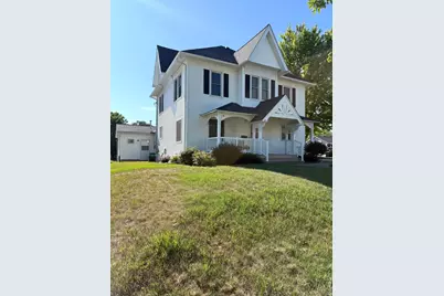 124 N Spring Avenue, Springfield, MN 56087 - Photo 2