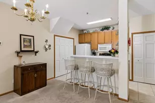 17904 Cobblestone Way, Eden Prairie, MN 55347 - Photo 10
