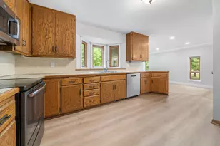 824 Springhill Dr, Burnsville, MN 55306 - Photo 18