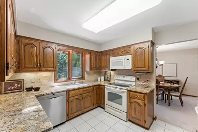 9903 Balmoral Lane, Eden Prairie, MN 55347 - Photo 10
