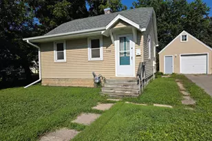 1108 11th St NW, Austin, MN 55912 - Photo 2