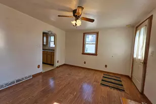 1108 11th St NW, Austin, MN 55912 - Photo 6
