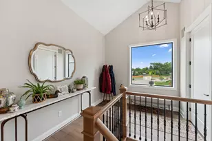 4855 Linden Cove Ln, Savage, MN 55378 - Photo 8
