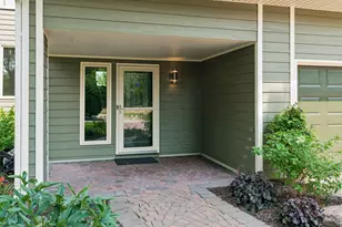 10631 Niblick Ln, Eden Prairie, MN 55347 - Photo 6
