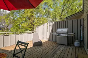 10203 Scarborough Rd, Bloomington, MN 55437 - Photo 22