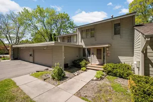10203 Scarborough Rd, Bloomington, MN 55437 - Photo 40