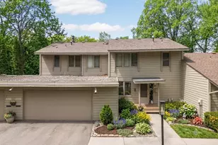 10203 Scarborough Rd, Bloomington, MN 55437 - Photo 38