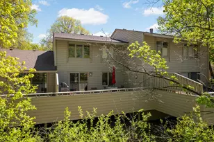 10203 Scarborough Rd, Bloomington, MN 55437 - Photo 24