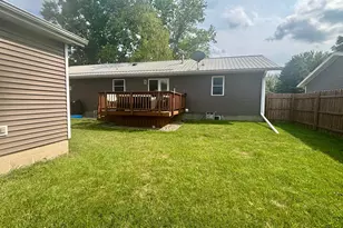 305 E 12th St, Redwood Falls, MN 56283 - Photo 6