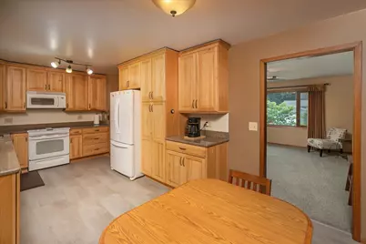 1627 7th Avenue SE, Rochester, MN 55904 - Photo 2