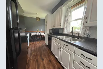222 Center Avenue W, Clara City, MN 56222 - Photo 8