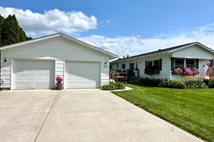 929 W Iowa St, Lake City, MN 55041 - Photo 1