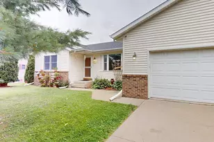635 NW 6th Street NW, Plainview, MN 55964 - Photo 1