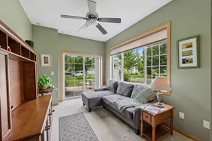 2013 Stahlke Way, Chaska, MN 55318 - Photo 4