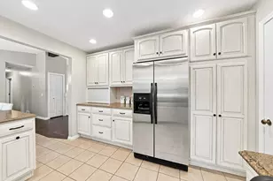 25715 Wildrose Ln, Excelsior, MN 55331 - Photo 22