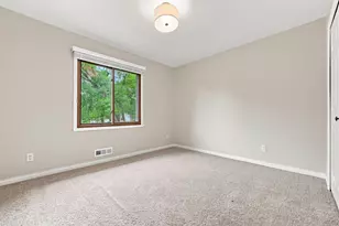 25715 Wildrose Ln, Excelsior, MN 55331 - Photo 30