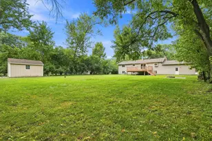 25715 Wildrose Ln, Excelsior, MN 55331 - Photo 6