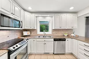 25715 Wildrose Ln, Excelsior, MN 55331 - Photo 20