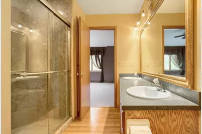 1896 Beebe Road, Maplewood, MN 55109 - Photo 14