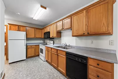 6325 Saddlebred Way, Forest Lake, MN 55025 - Photo 14