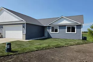 218 Fischer Ct NW, Montgomery, MN 56069 - Photo 1