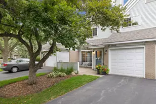 534 Lovell Ave, Roseville, MN 55113 - Photo 4