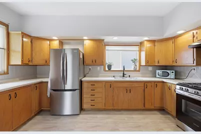 942 Central Avenue W, Saint Paul, MN 55104 - Photo 4