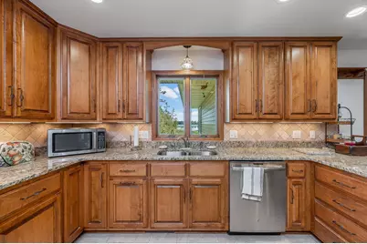 326 Fox Lake Avenue, Sherburn, MN 56171 - Photo 8