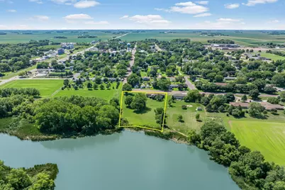 326 Fox Lake Avenue, Sherburn, MN 56171 - Photo 4