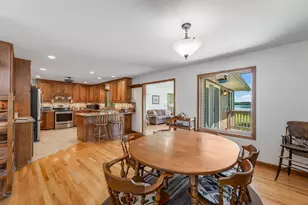 326 Fox Lake Ave, Sherburn, MN 56171 - Photo 6