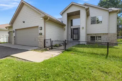 1911 Queens Drive, Woodbury, MN 55125 - Photo 2