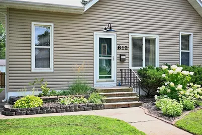 612 Center Street, Winona, MN 55987 - Photo 2
