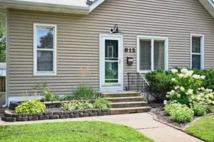 612 Center St, Winona, MN 55987 - Photo 2