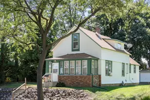 568 Lawson Ave W, Saint Paul, MN 55117 - Photo 1