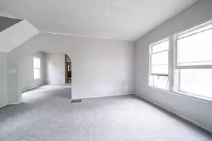 568 Lawson Ave W, Saint Paul, MN 55117 - Photo 2