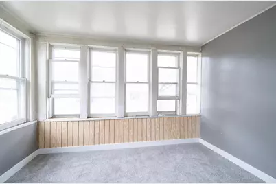 568 Lawson Avenue W, Saint Paul, MN 55117 - Photo 22
