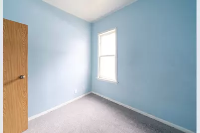 568 Lawson Avenue W, Saint Paul, MN 55117 - Photo 6