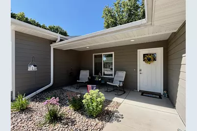 104 W Barck Avenue, Luverne, MN 56156 - Photo 1