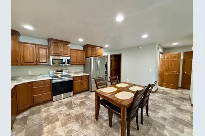 104 W Barck Avenue, Luverne, MN 56156 - Photo 8