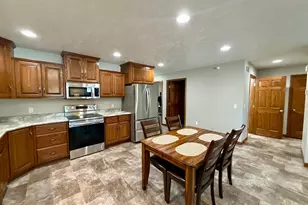 104 W Barck Ave, Luverne, MN 56156 - Photo 8