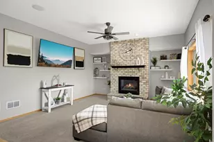 20511 Islandview Cir, Lakeville, MN 55044 - Photo 8