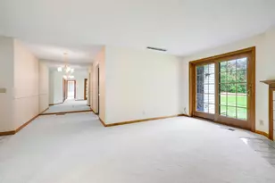 7244 Hunters Run, Eden Prairie, MN 55346 - Photo 14