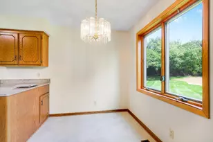 7244 Hunters Run, Eden Prairie, MN 55346 - Photo 26