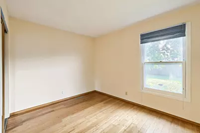 978 Western Avenue N, Saint Paul, MN 55117 - Photo 6