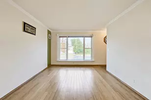 978 Western Ave N, Saint Paul, MN 55117 - Photo 2