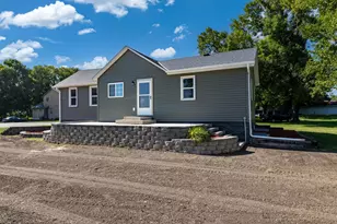 37524 Co Rd 15, Saint Peter, MN 56082 - Photo 2