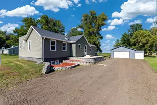 37524 Co Rd 15, Saint Peter, MN 56082 - Photo 1