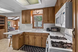 3637 Orchard Ave N, Robbinsdale, MN 55422 - Photo 8