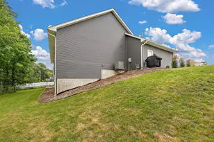 271 Eagle Ridge Dr, Roberts, WI 54023 - Photo 8